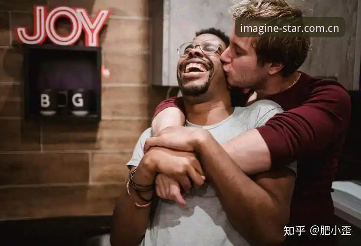 索斯盖特拍纪录片的真正动机：一场关于年轻男性危机的数据拆解